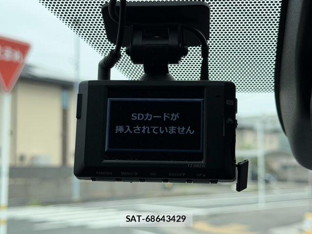 Toyota SIENTA 2022-12 8831608-13