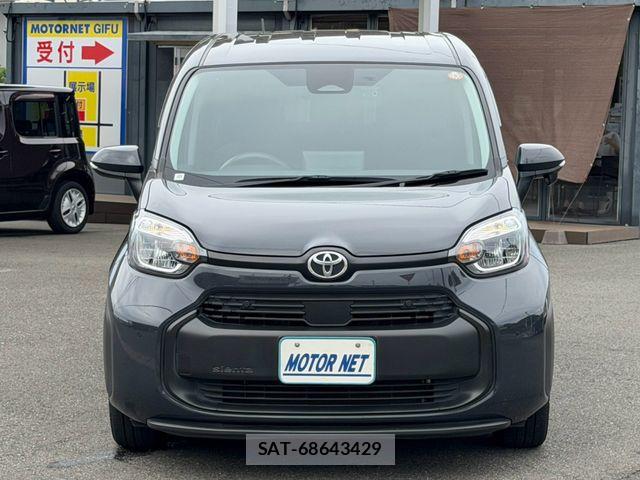 Toyota SIENTA 2022-12 8831608-15