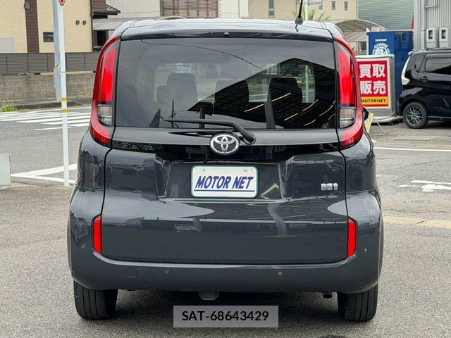 Toyota SIENTA 2022-12 8831608-18