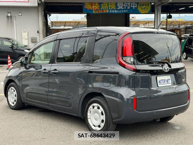 Toyota SIENTA 2022-12 8831608-19