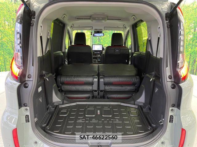 Toyota SIENTA 2023-10 8831604-11
