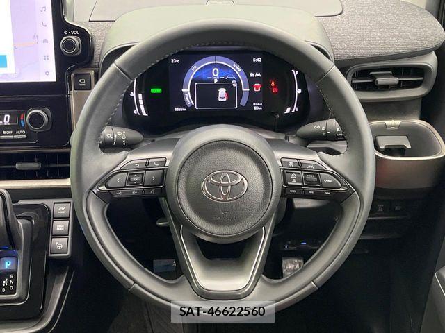 Toyota SIENTA 2023-10 8831604-12