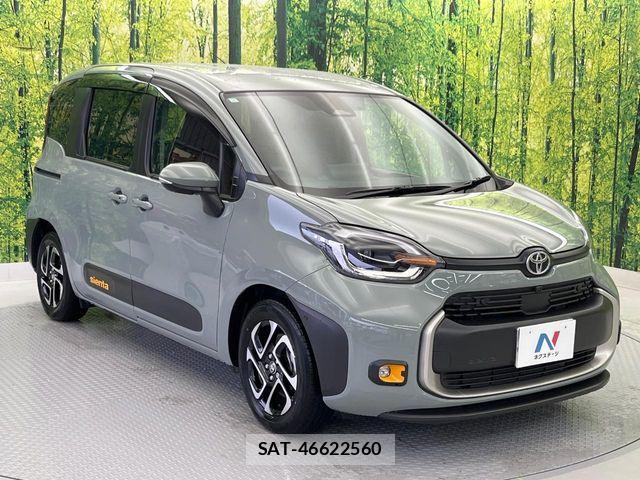 Toyota SIENTA 2023-10 8831604-17