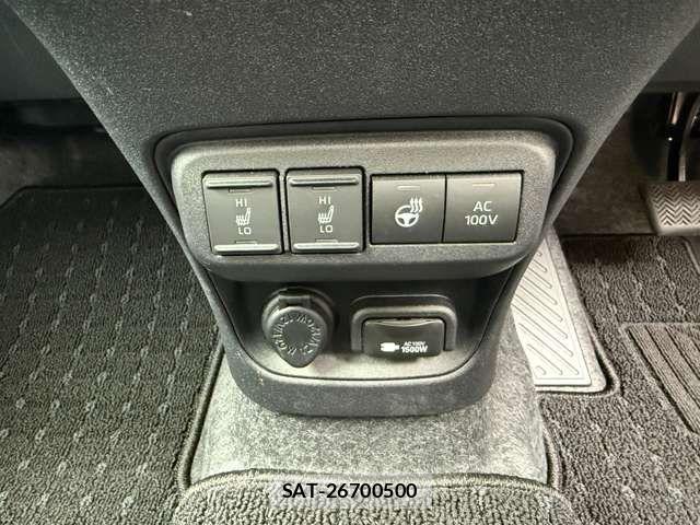 Toyota SIENTA 2023-09 8831603-11