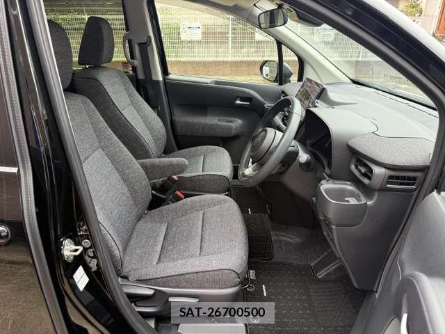 Toyota SIENTA 2023-09 8831603-14