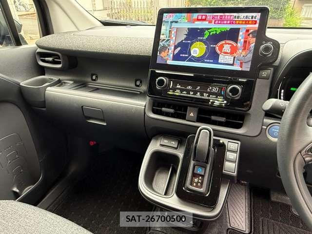 Toyota SIENTA 2023-09 8831603-4