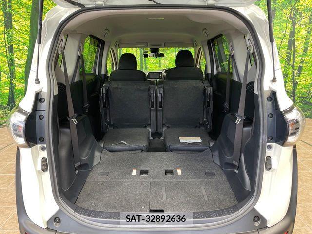 Toyota SIENTA 2015-10 8831612-11