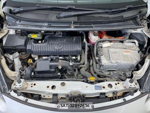 Toyota SIENTA 2015-10 8831612-18