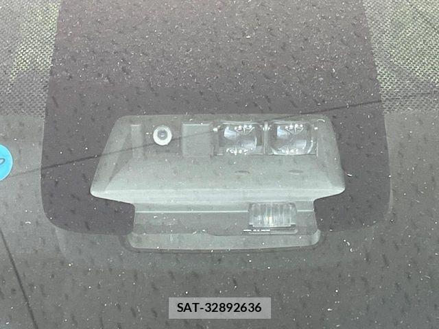 Toyota SIENTA 2015-10 8831612-6