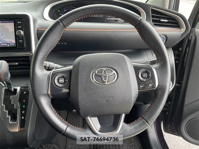 Toyota SIENTA 2017-12 8831609-10