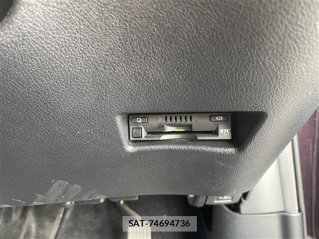 Toyota SIENTA 2017-12 8831609-14