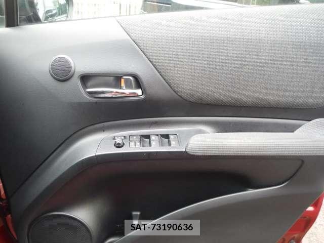 Toyota SIENTA 2019-02 8831610-28