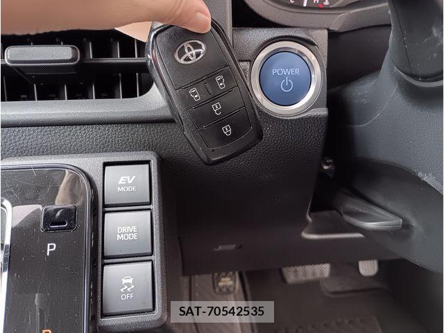 Toyota SIENTA 2023-08 8831606-11
