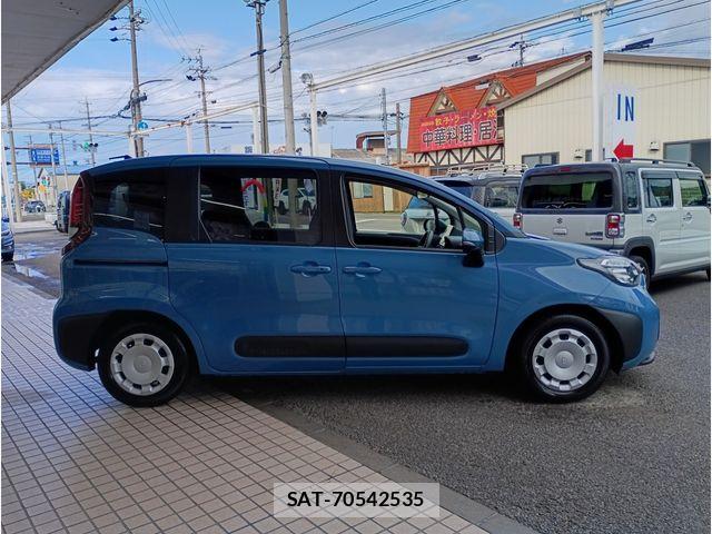 Toyota SIENTA 2023-08 8831606-3