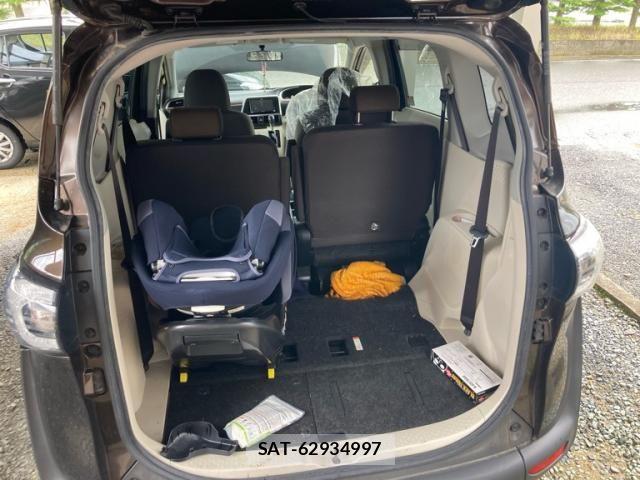 Toyota SIENTA 2016-01 8831616-15