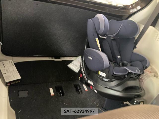 Toyota SIENTA 2016-01 8831616-20