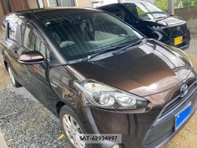 Toyota SIENTA 2016-01 8831616-2