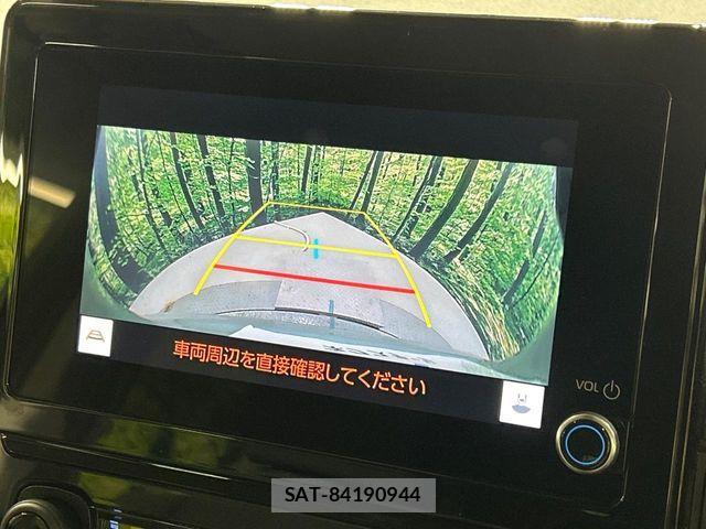 Toyota SIENTA 2023-10 8850643-3