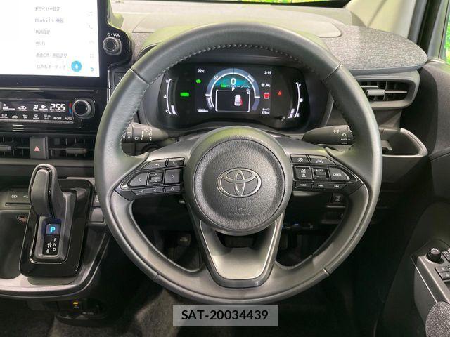 Toyota SIENTA 2024-09 8849997-11
