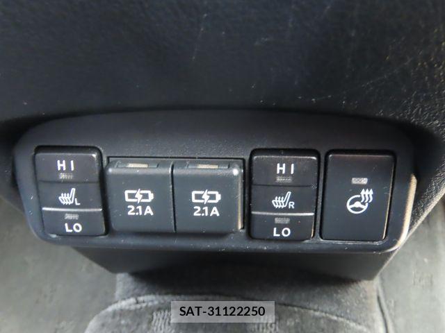 Toyota SIENTA 2021-03 8849943-16