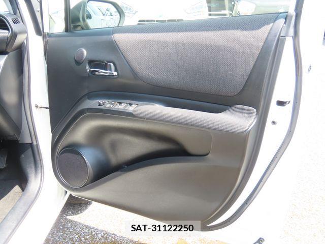 Toyota SIENTA 2021-03 8849943-26