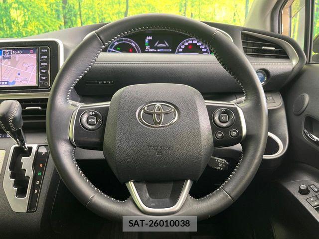 Toyota SIENTA 2021-12 8850649-11