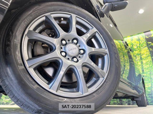 Toyota SIENTA 2021-11 8850651-12