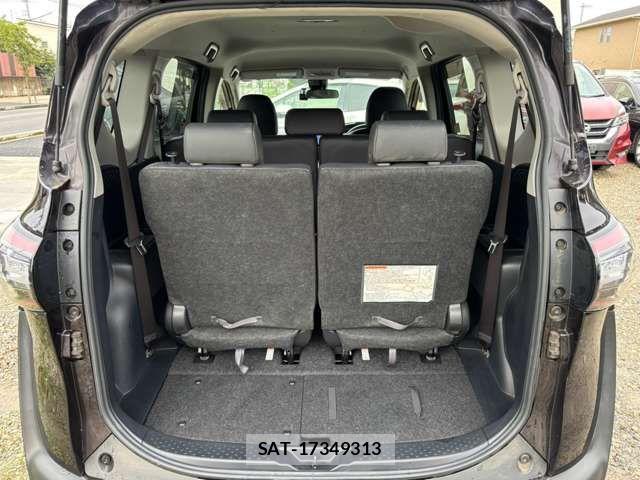 Toyota SIENTA 2017-09 8882179-13