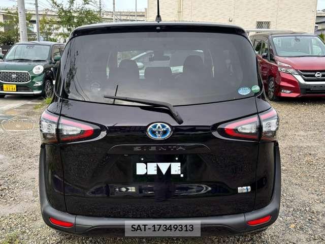 Toyota SIENTA 2017-09 8882179-17