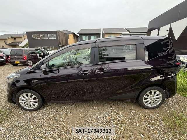 Toyota SIENTA 2017-09 8882179-19