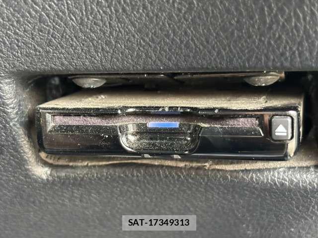 Toyota SIENTA 2017-09 8882179-7