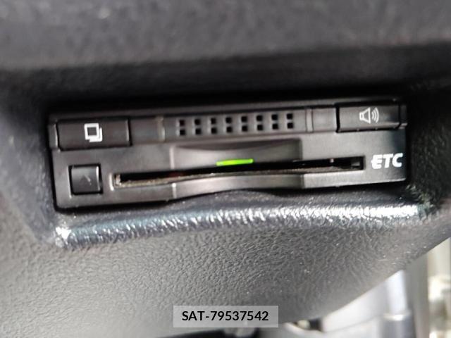 Toyota SIENTA 2015-08 8882175-15