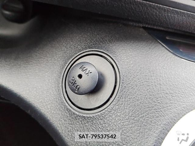 Toyota SIENTA 2015-08 8882175-19