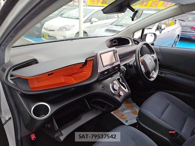 Toyota SIENTA 2015-08 8882175-21