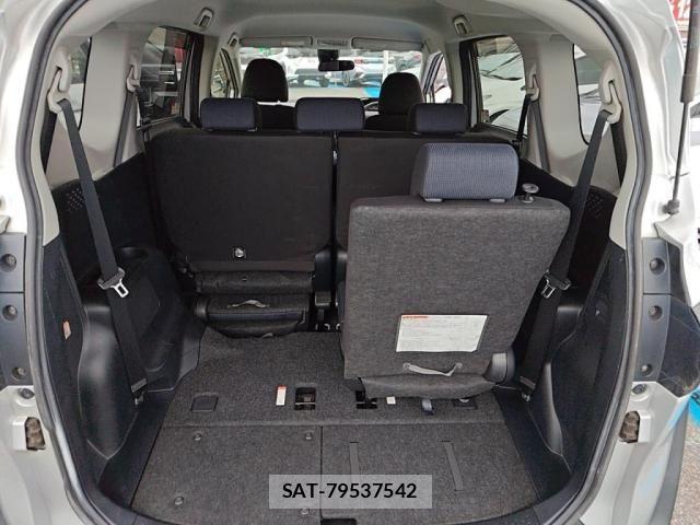 Toyota SIENTA 2015-08 8882175-25