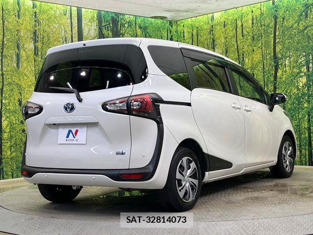 Toyota SIENTA 2022-01 8882170-16
