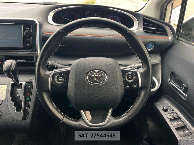 Toyota SIENTA 2016-03 8882176-11