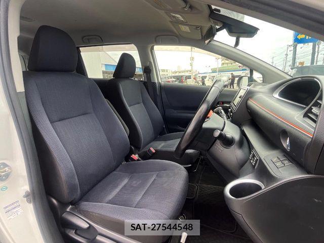 Toyota SIENTA 2016-03 8882176-7