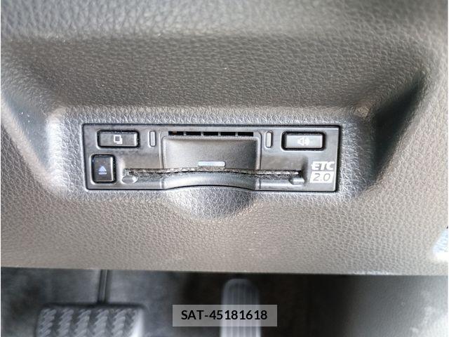 Toyota SIENTA 2023-09 8882166-12