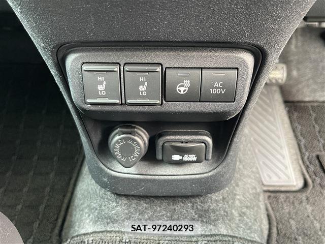 Toyota SIENTA 2024-03 8882163-10