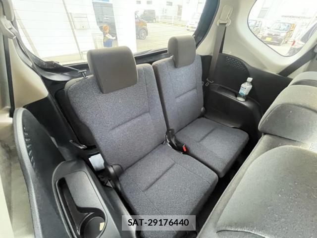 Toyota SIENTA 2015-12 8882187-17