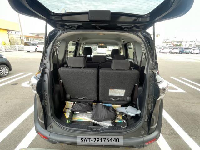 Toyota SIENTA 2015-12 8882187-18