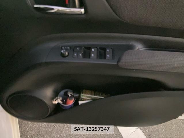 Toyota SIENTA 2019-02 8882182-19