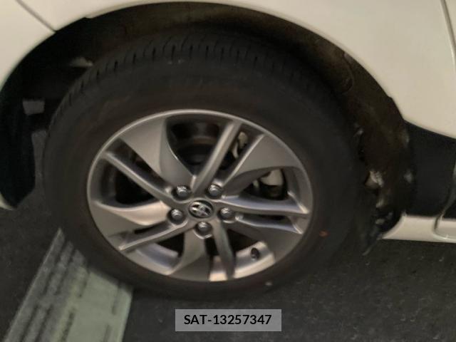 Toyota SIENTA 2019-02 8882182-5