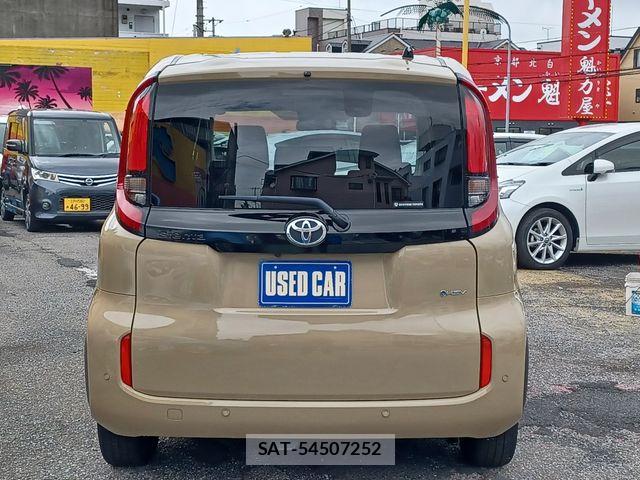 Toyota SIENTA 2024-12 8882164-10