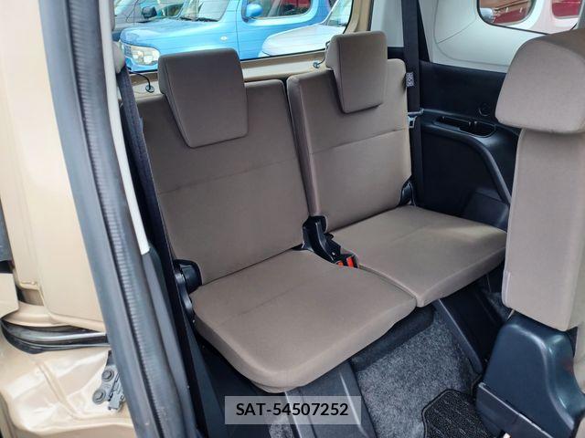 Toyota SIENTA 2024-12 8882164-18