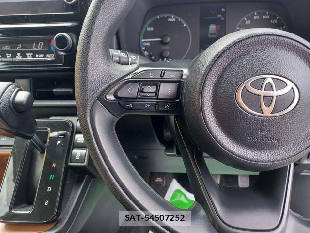 Toyota SIENTA 2024-12 8882164-25