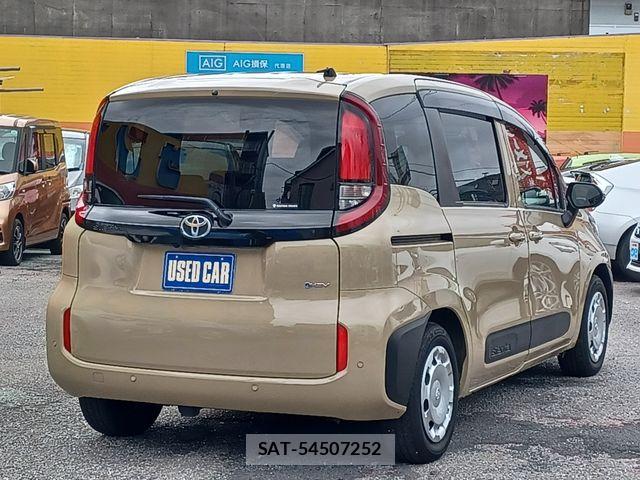 Toyota SIENTA 2024-12 8882164-2