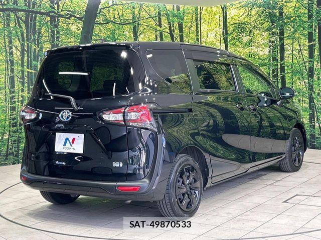 Toyota SIENTA 2022-03 8882168-15