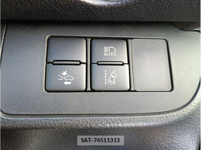 Toyota SIENTA 2015-08 8882184-14